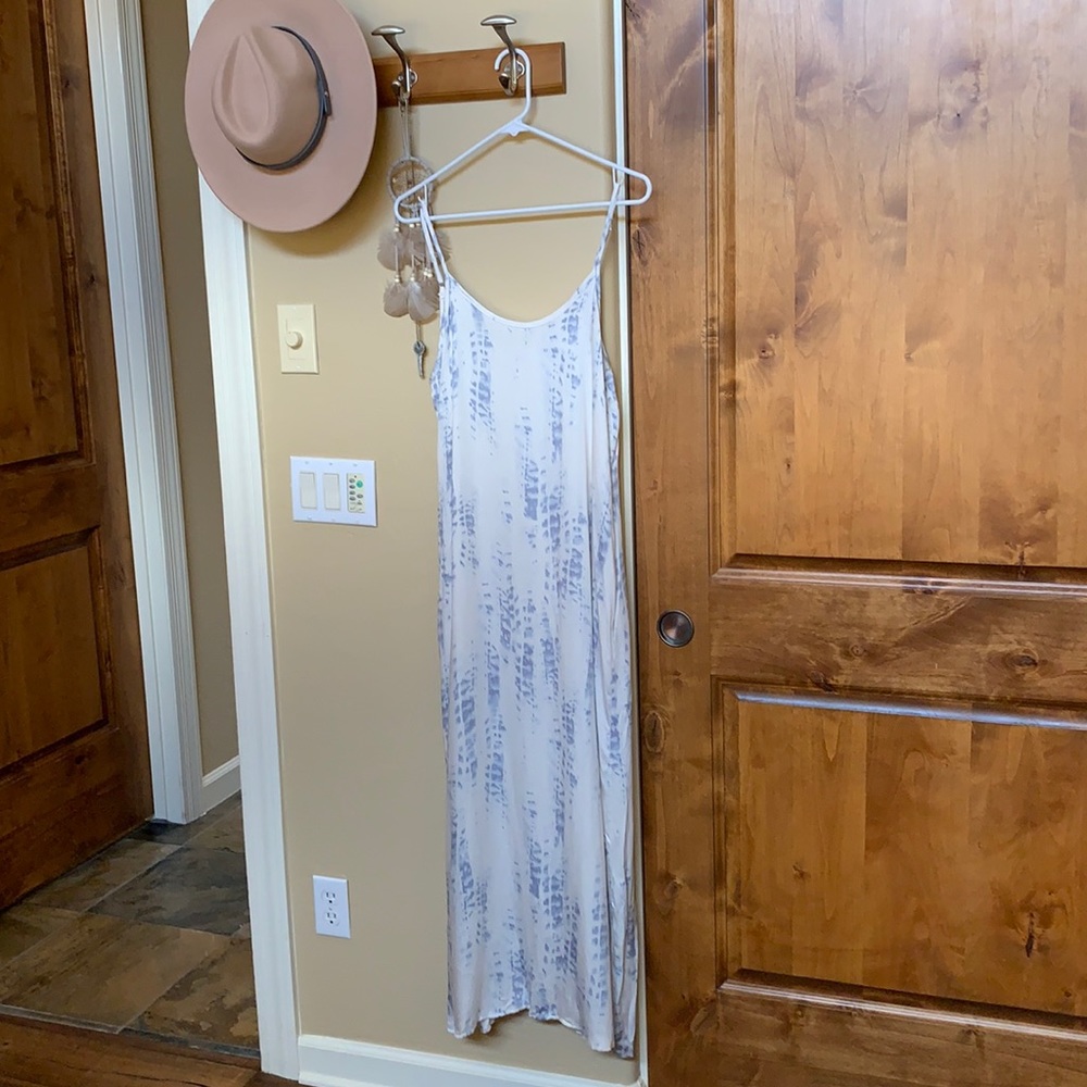 Presley Tie Dye Maxi Dress - Picture 2 of 10